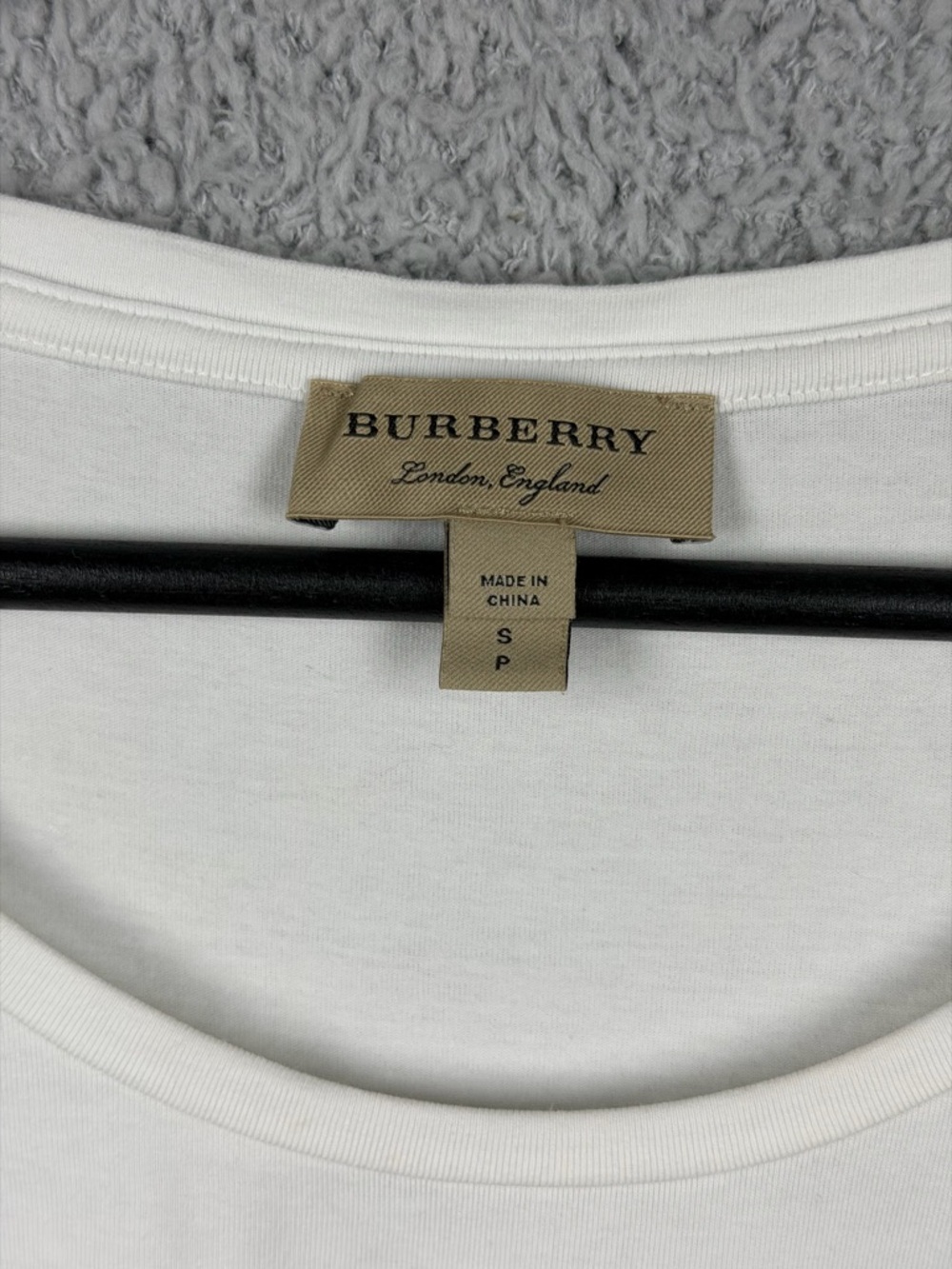 Burberry Women’s Lohit Checked Cuff 3/4 Sleeve White Tee Top, Size S, FLAWS - Picture 9 of 16